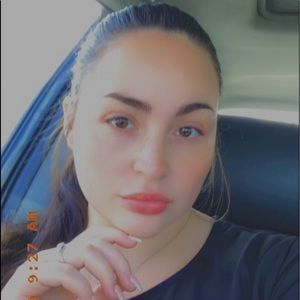 Meet your Posher, Kendra